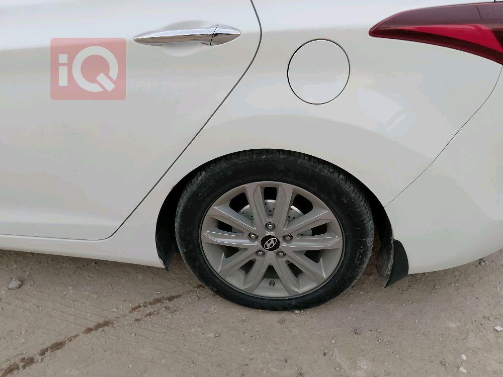 هیوندای ئەلەنترا